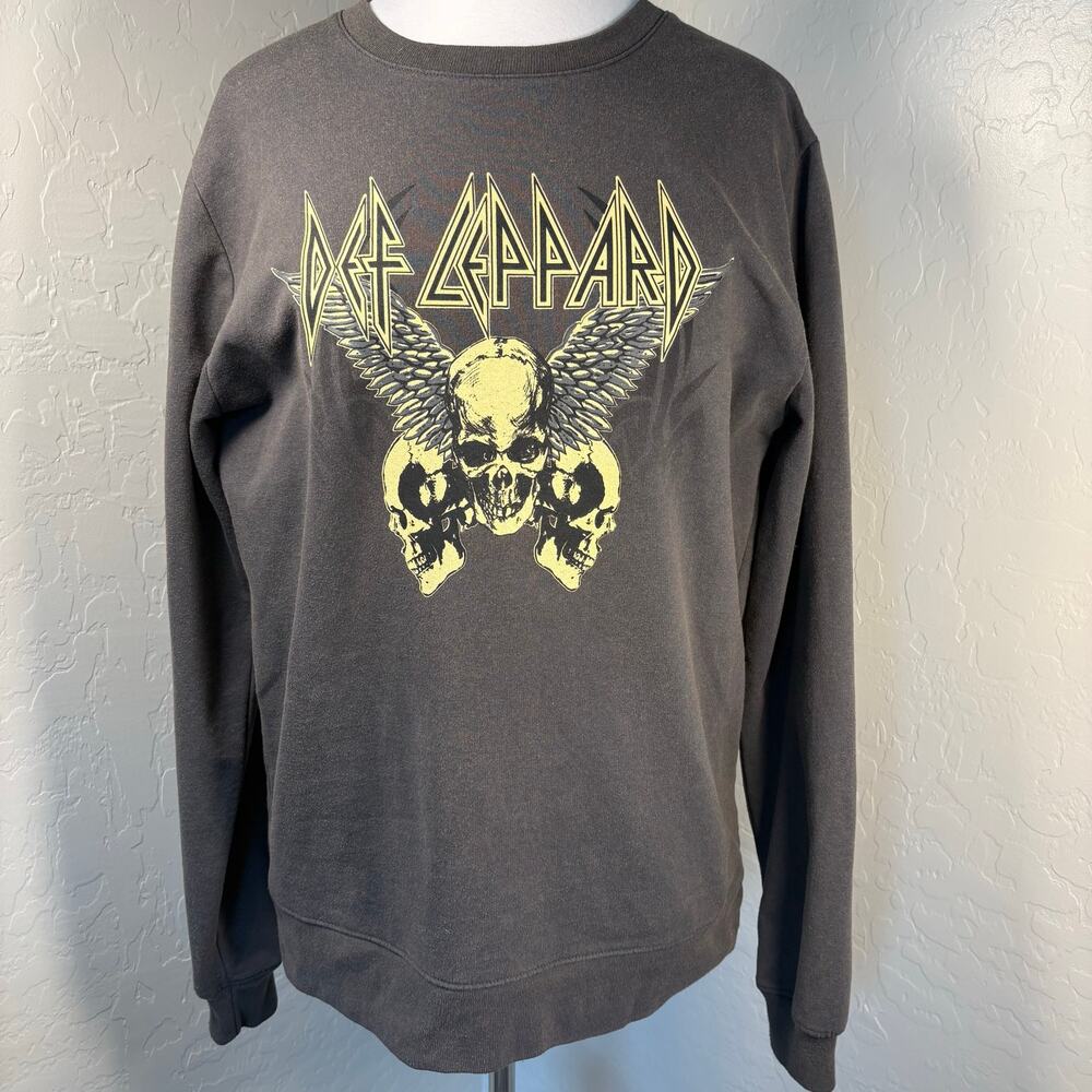 Def Leppard Official Licensed Sweatshirt Skull Wings Graphic Charcoal Rock Band - Picture 1 of 11